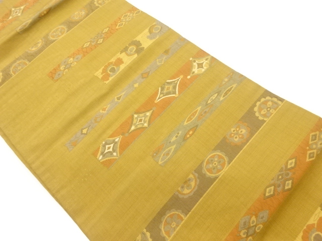 横段に菱・花模様織出し名古屋帯